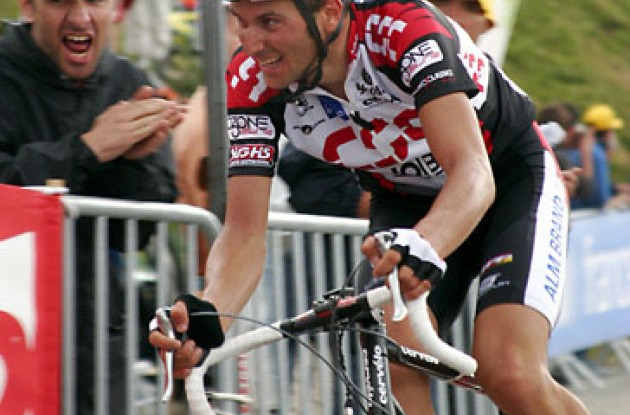 Basso lost valuable time today. Photo copyright Roadcycling.com/<A HREF="http://www.benrossphotography.com" TARGET="_BLANK">Ben Ross Photography</A>.