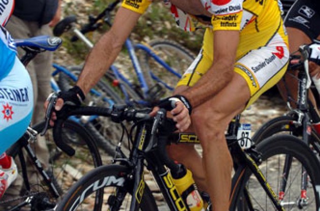 Piepoli and Sastre trying to hang on to the group of major favorites. Photo copyright Roadcycling.com.