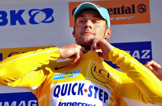 ...and the yellow jersey. Photo copyright Fotoreporter Sirotti.