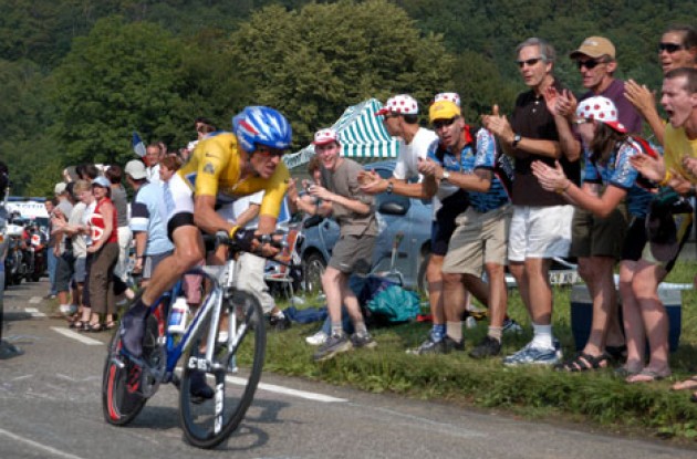 Lance Armstrong (Team Discovery Channel). Photo copyright Roadcycling.com/TBT.