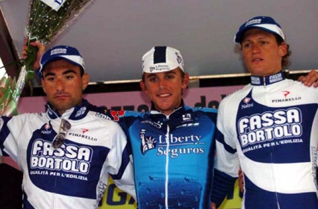 Alberto Ongarato (Fassa Bortolo), Allan Davis (Liberty Seguros), and Francesco Chicchi (Fassa Bortolo) on the podium. Photo copyright Fotoreporter Sirotti.