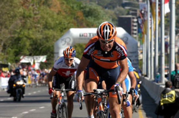 Tough climb up the Claremont. Photo copyright Paul Sampara Photography. Tough climb up the Claremont. Photo copyright Paul Sampara Photography.