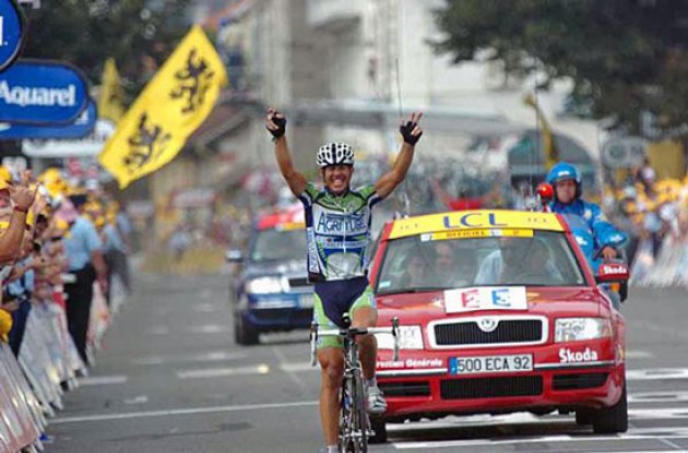 Juan Miguel Mercado takes the stage win. Photo copyright Fotoreporter Sirotti.