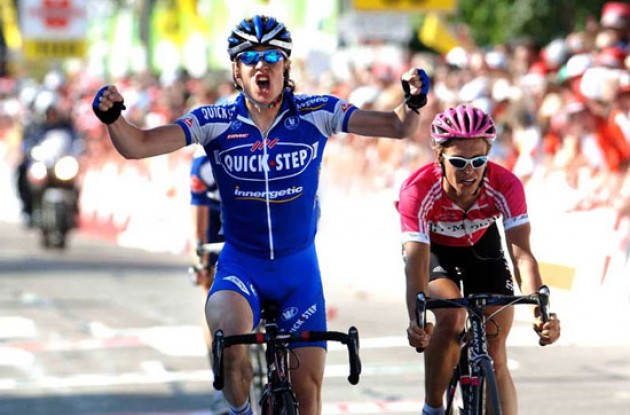 Nuyens takes the stage win. Photo copyright Fotoreporter Sirotti.