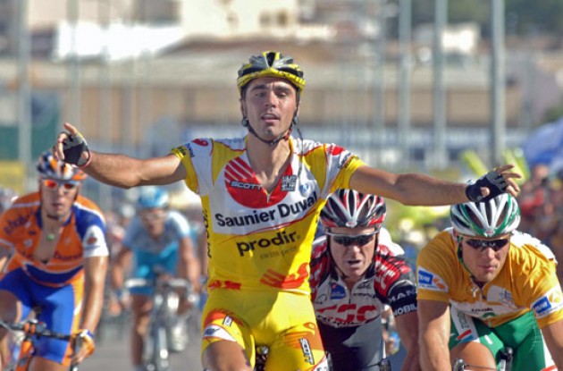 Ventoso takes the stage win ahead of Hushovd. Photo copyright Roadcycling.com.