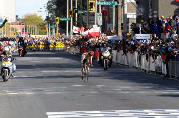 Astarloa looks back at the chasers. Yup! I've done it! Photo copyright Paul Sampara Photography. Astarloa looks back at the chasers. Yup! I've done it! Photo copyright Paul Sampara Photography.