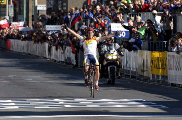 Igor Astarloa wins!  Photo copyright Paul Sampara Photography. Igor Astarloa wins!  Photo copyright Paul Sampara Photography.