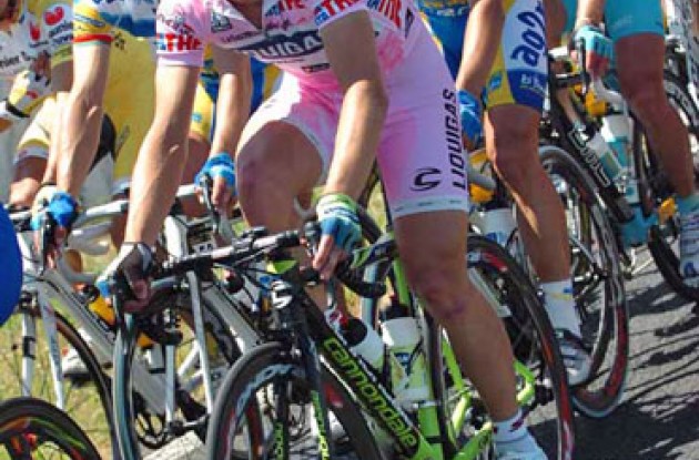 Gasparotto relaxing in the peloton. Gasparotto relaxing in the peloton.