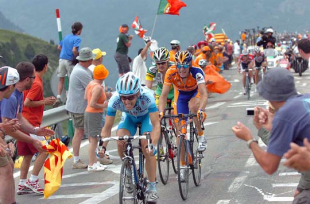 Levi Leipheimer performed well today and worked hard to make the race interesting to watch. Photo copyright Fotoreporter Sirotti. Levi Leipheimer performed well today and worked hard to make the race interesting to watch. Photo copyright Fotoreporter Sirotti.