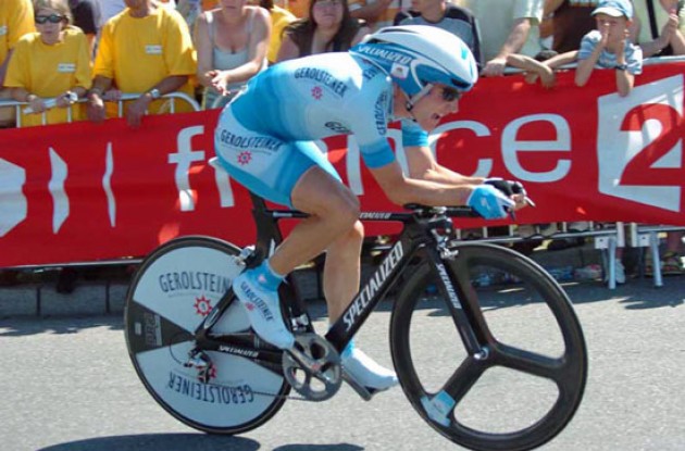 Levi Leipheimer had a less-than-perfect day in the saddle. Photo copyright Fotoreporter Sirotti.
