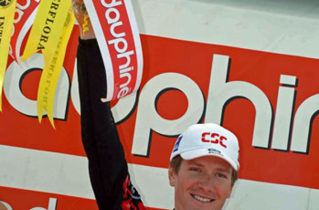 Dave Zabriskie on the podium. Photo copyright Fotoreporter Sirotti. Dave Zabriskie on the podium. Photo copyright Fotoreporter Sirotti.