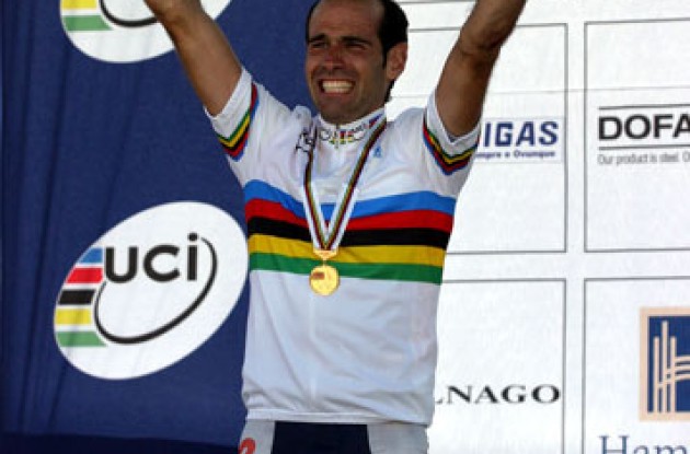 Igor Astarloa is the new World Champion!  Photo copyright Paul Sampara Photography. Igor Astarloa is the new World Champion!  Photo copyright Paul Sampara Photography.