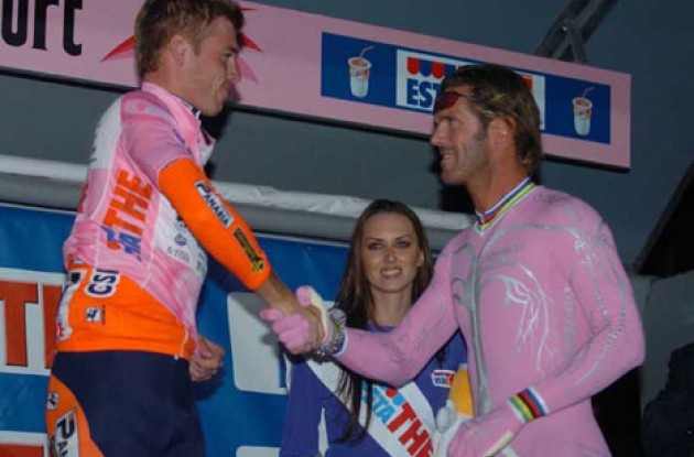 Lancaster and Cipollini (AKA Lion King) on the podium. Pretty in pink? Photo copyright Fotoreporter Sirotti. Lancaster and Cipollini (AKA Lion King) on the podium. Pretty in pink? Photo copyright Fotoreporter Sirotti.