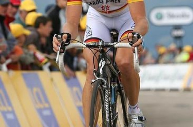 Photo copyright <A HREF="http://www.photoshelter.com/usr-show?U_ID=U0000yEwV90OAoAE" TARGET="_BLANK">www.BenRossPhotography.com</A>. Photo copyright <A HREF="http://www.photoshelter.com/usr-show?U_ID=U0000yEwV90OAoAE" TARGET="_BLANK">www.BenRossPhotography.com</A>.