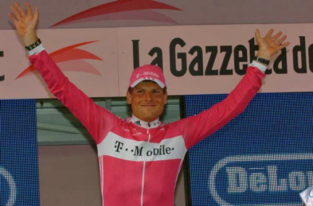 Jan Ullrich celebrates his stage victory. Photo copyright Fotoreporter Sirotti.