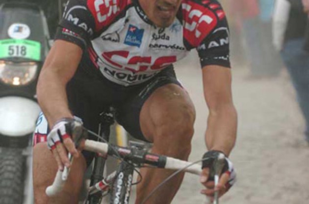 Cancellara on his way to a grand victory. Photo copyright Fotoreporter Sirotti.
