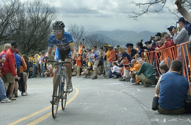 Jason McCartney climbs. Photo copyright Ben Ross/Roadcycling.com/<A HREF="http://www.benrossphotography.com" TARGET=_BLANK>www.benrossphotography.com</A>.