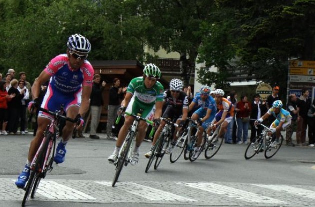 The chasing group consisting of Sastre and Simoni amongst others