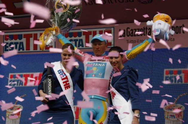 Alexandre Vinokourov Team Astana still leads the Giro overall.