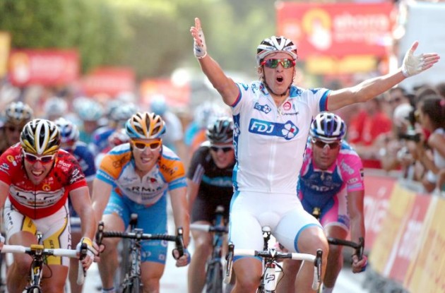 Yauheni Hutarovich (Team FDJeux) wins stage 2 of the 2010 Vuelta a Espana ahead of Mark Cavendish (Team HTC-Columbia). Photo copyright Fotoreporter Sirotti. Yauheni Hutarovich (Team FDJeux) wins stage 2 of the 2010 Vuelta a Espana ahead of Mark Cavendish (Team HTC-Columbia). Photo copyright Fotoreporter Sirotti.