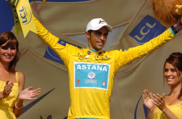 Alberto Contador still leads the 2010 Tour de France before the 2nd rest day. Photo copyright Fotoreporter Sirotti. Alberto Contador still leads the 2010 Tour de France before the 2nd rest day. Photo copyright Fotoreporter Sirotti.