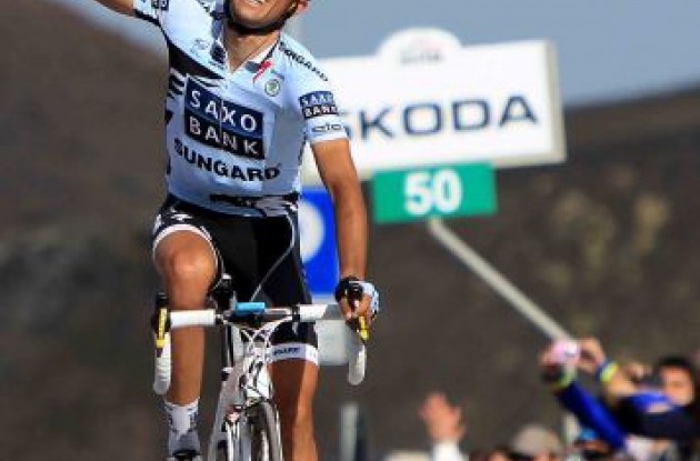 Alberto Contador wins stage 9 of the 2011 Giro d'Italia.