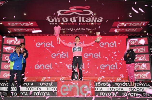 Andreas Leknessund celebrates his Giro d'Italia lead on the podium