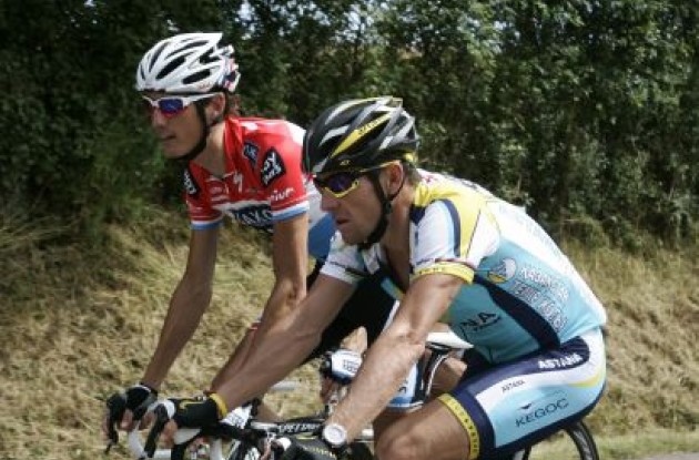 Lance Armstrong and Andy Schleck have a long chat. Photo copyright Fotoreporter Sirotti. Lance Armstrong and Andy Schleck have a long chat. Photo copyright Fotoreporter Sirotti.
