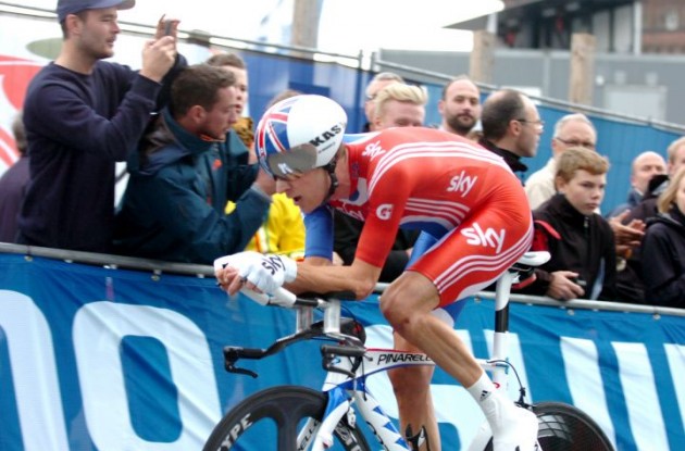 Great Britain's Bradley Wiggins on his way to a silver medal. Photo Fotoreporter Sirotti.