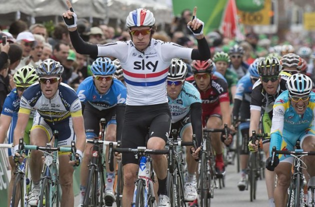 Bradley Wiggins wins stage 1 of the Tour de Romandie 2012.