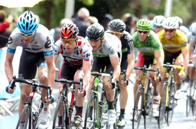 Cadel Evans, Geraint Thomas, Edvald Boasson Hagen, Philippe Gilbert and Thor Hushovd on their way up the final climb. Photo Fotoreporter Sirotti. Cadel Evans, Geraint Thomas, Edvald Boasson Hagen, Philippe Gilbert and Thor Hushovd on their way up the final climb. Photo Fotoreporter Sirotti.