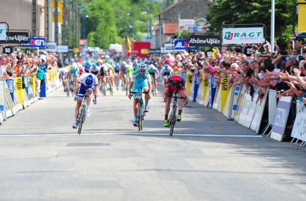 Team BMC Racing's Tour de France champion Cadel Evans sprints to stage 1 victory in 2012 Criterium du Dauphine Libere showing strong form before this year's Tour de France. Photo Fotoreporter Sirotti.