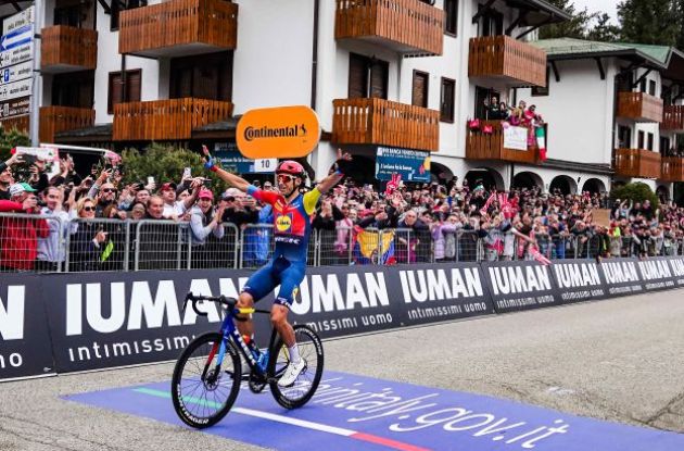 Carlos Verona Wins Stage 15 of Giro d'Italia 2025