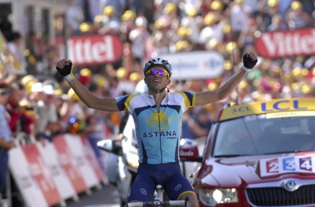 Alberto Contador wins! Photo copyright Fotoreporter Sirotti.