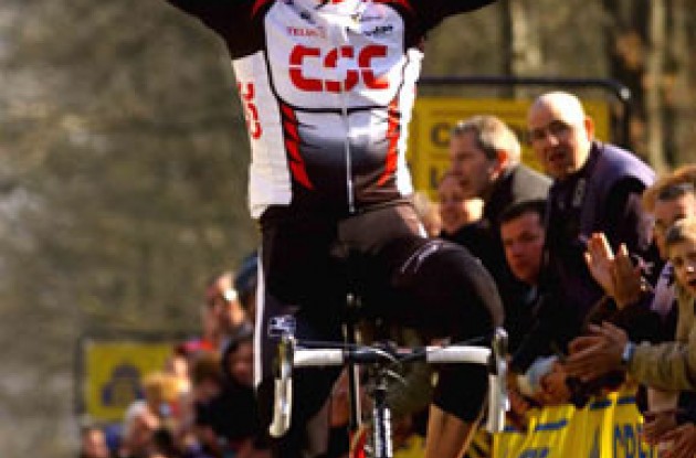 Jens Voigt takes the win for Team CSC. Photo copyright Fotoreporter Sirotti. Jens Voigt takes the win for Team CSC. Photo copyright Fotoreporter Sirotti.