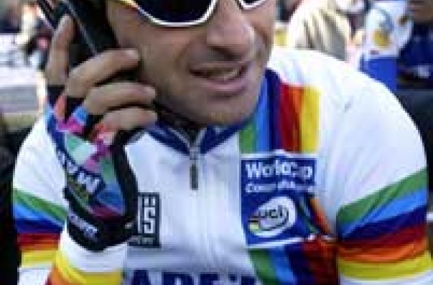 A happy Paolo Bettini wins Milano - San Remo 2003