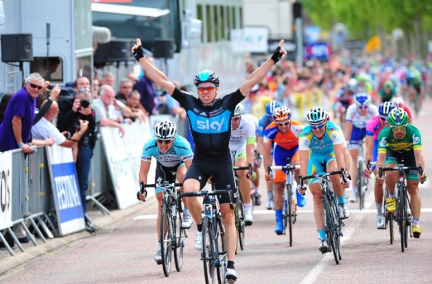 Team Sky Procycling's Edvald Boasson Hagen wins today's stage of the Dauphine Libere 2012. Photo Fotoreporter Sirotti.