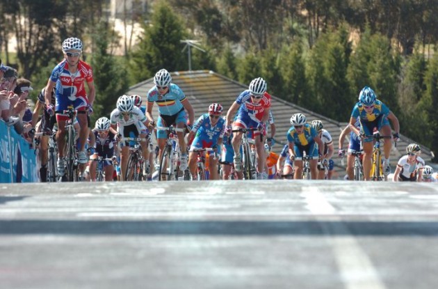 Emma Pooley (normally riding for Cervelo TestTeam) attacks for Great Britain. Photo Fotoreporter Sirotti. Photo Fotoreporter Sirotti. Emma Pooley (normally riding for Cervelo TestTeam) attacks for Great Britain. Photo Fotoreporter Sirotti. Photo Fotoreporter Sirotti.
