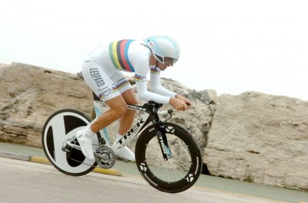 Fabian Cancellara riding a powerful time trial for Team Leopard-Trek. Photo Fotoreporter Sirotti.