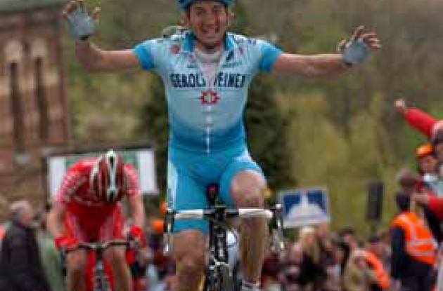 Rebellin beats Di Luca on the final climb and takes his second win in less than a week. Photo copyright Fotoreporter Sirotti. Rebellin beats Di Luca on the final climb and takes his second win in less than a week. Photo copyright Fotoreporter Sirotti.