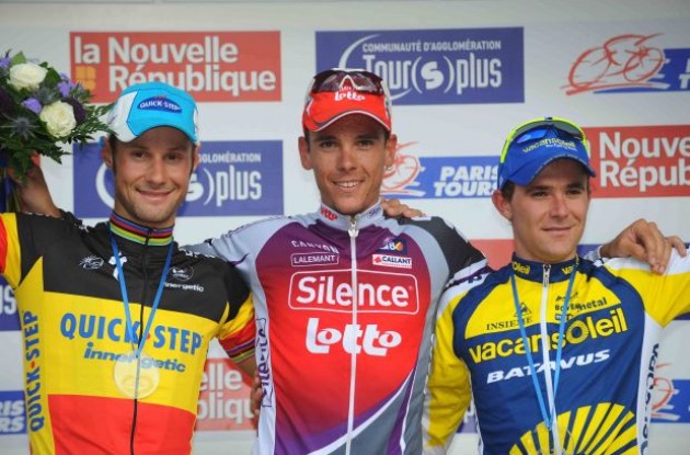 Gilbert, Boonen and Bozic on the podium. Photo copyright Fotoreporter Sirotti. Gilbert, Boonen and Bozic on the podium. Photo copyright Fotoreporter Sirotti.