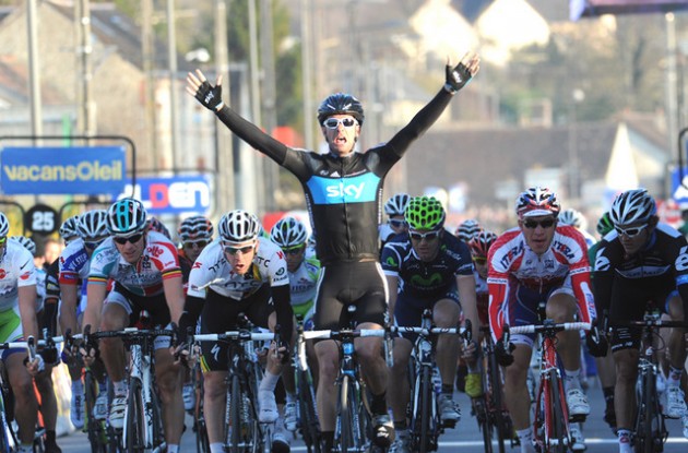 Greg Henderson powers to win in stage 2 of Paris-Nice 2011. Greg Henderson powers to win in stage 2 of Paris-Nice 2011.