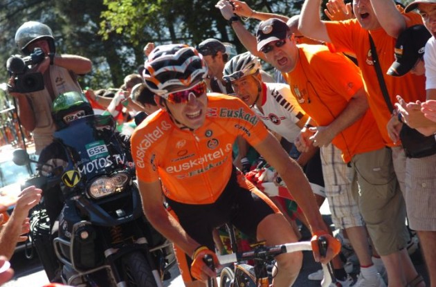 Igor Anton climbs in stage 19 of the Vuelta a Espana. Photo Fotoreporter Sirotti.