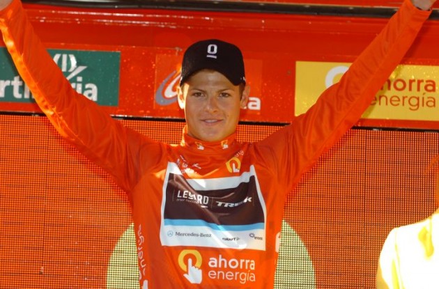 Jacob Fuglsang - the proud Vuelta leader on the podium in Benidorm. Photo Fotoreporter Sirotti. Jacob Fuglsang - the proud Vuelta leader on the podium in Benidorm. Photo Fotoreporter Sirotti.