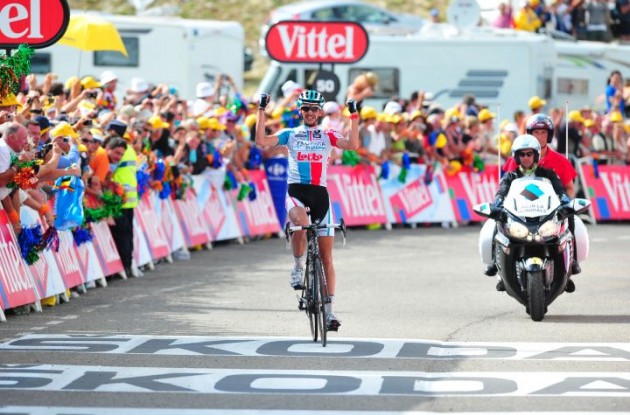 Team Omega Pharma-Lotto's Jelle Vanendert climbs to stage 14 victory on Plateau de Beille in Tour de France 2011. Photo Fotoreporter Sirotti.