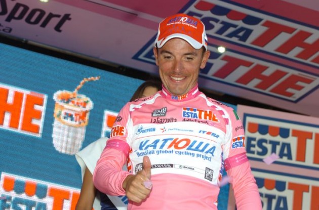 Joaqium Rodriguez maintains overall Giro d'Italia 
lead ahead of Team Garmin-Barracuda's Ryder Hesjedal. Photo Fotoreporter Sirotti.