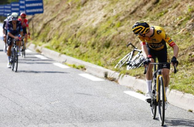 Jonas Vingegaard attacks on Col du Tourmalet for Team Jumbo-Visma