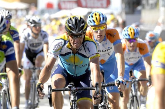 Lance Armstrong. Photo copyright Fotoreporter Sirotti.