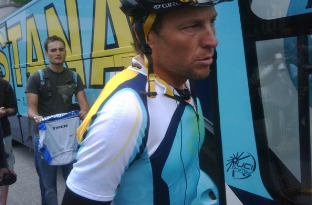 Lance Armstrong in his new team jersey (without logos of non-paying Team Astana sponsors) at the start of the Giro stage in Innsbruck. Photo copyright Philippe Maertens.