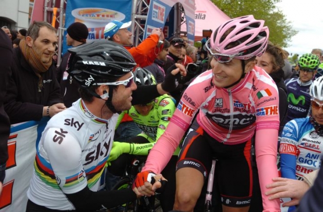 World Champion Mark Cavendish congratulates Taylor Phinney on his Giro d'Italia lead. Photo Fotoreporter Sirotti.